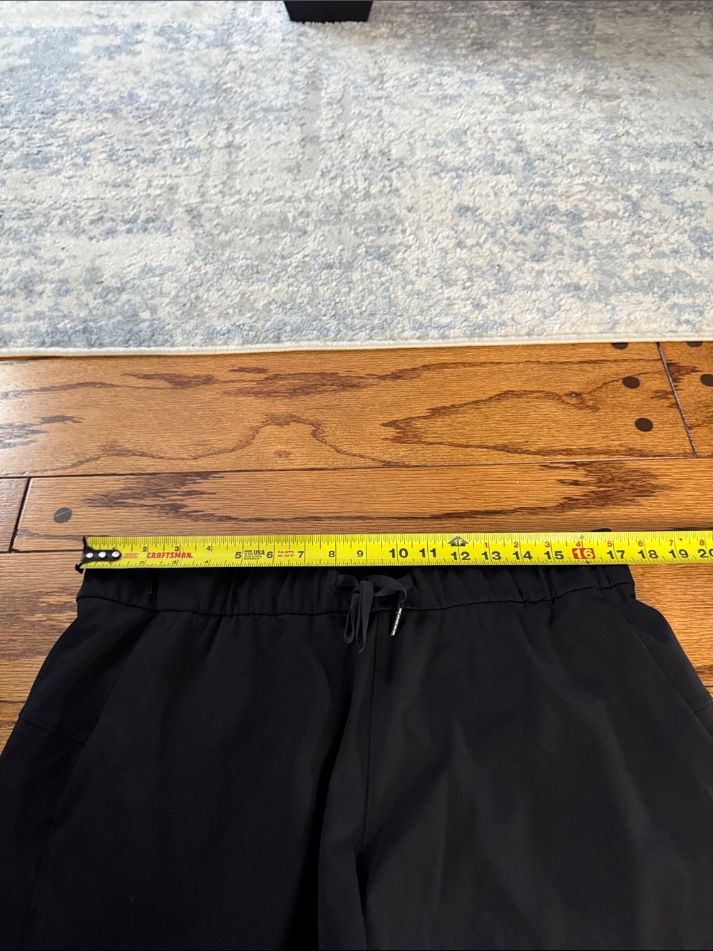 Lululemon On The Fly Short Black Size 12 - Picture 6 of 7